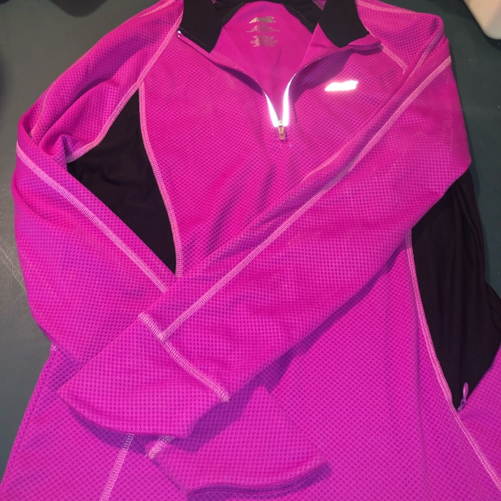 women’s Avia moisture wicking athletic wear yoga warm up